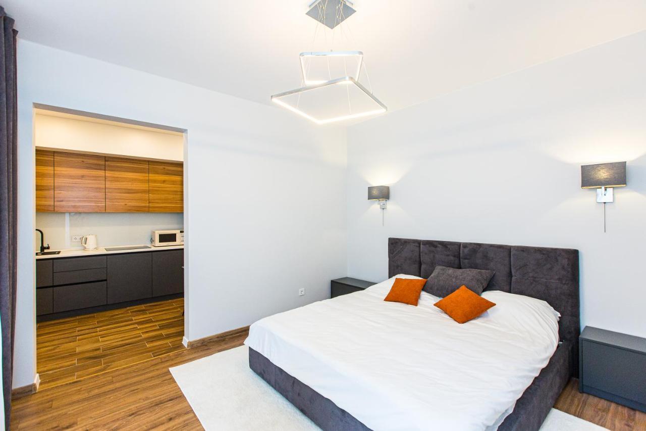 3 Vodna Apartment Lviv Eksteriør bilde