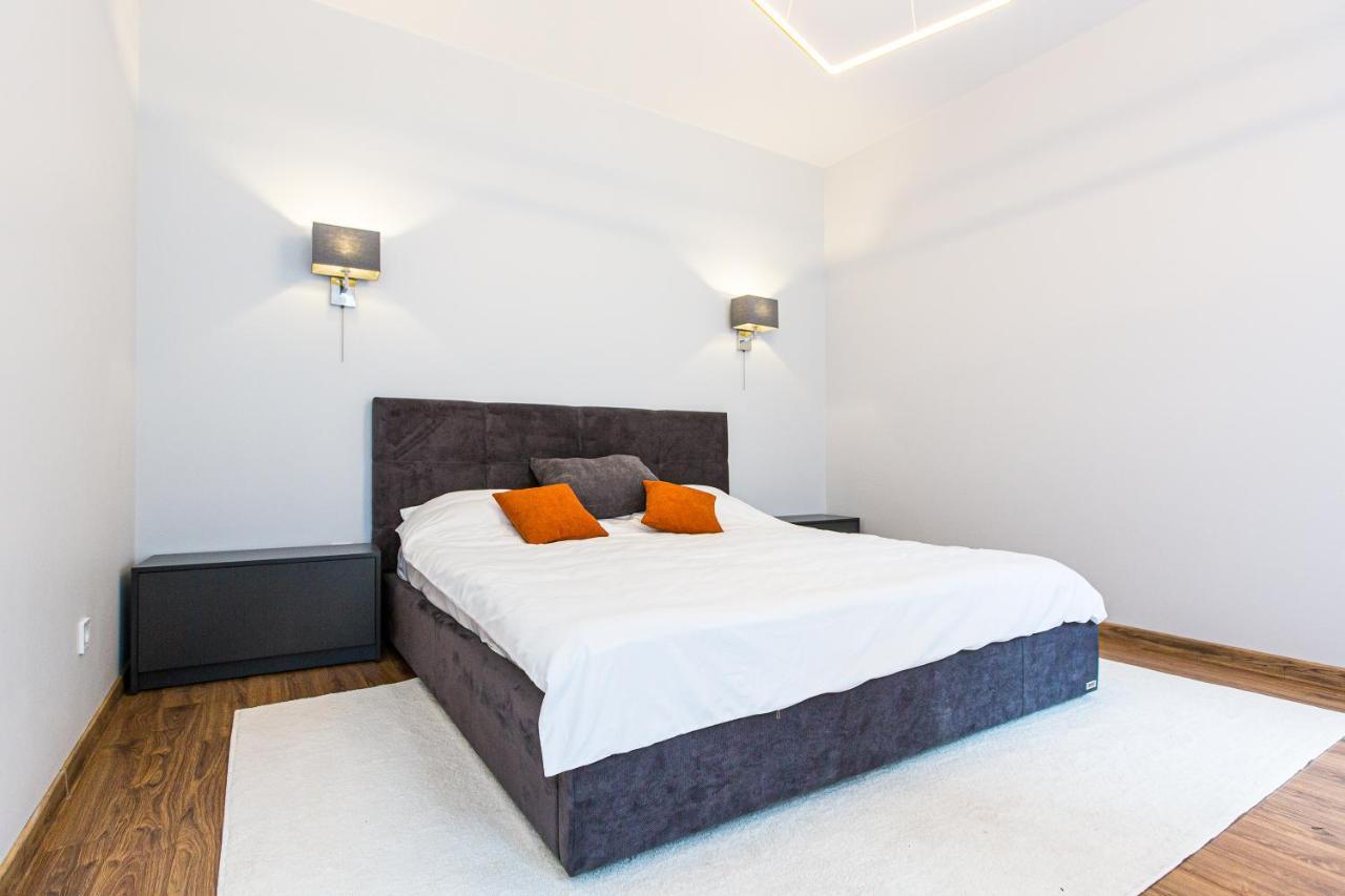 3 Vodna Apartment Lviv Eksteriør bilde