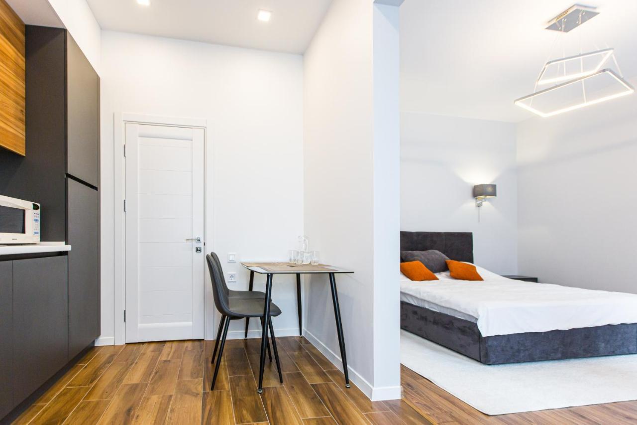 3 Vodna Apartment Lviv Eksteriør bilde
